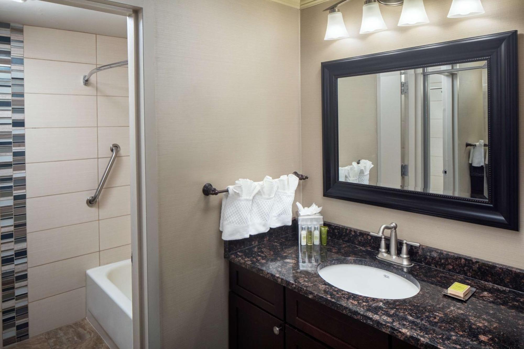 Doubletree By Hilton Cherry Hill Philadelphia Bagian luar foto