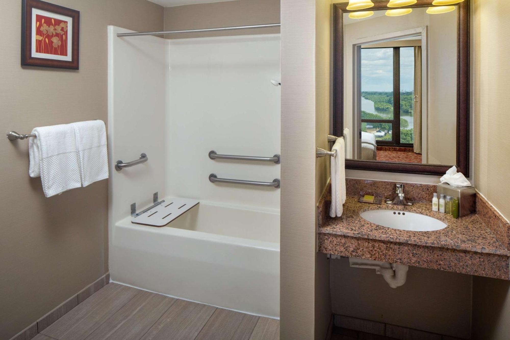 Doubletree By Hilton Cherry Hill Philadelphia Bagian luar foto